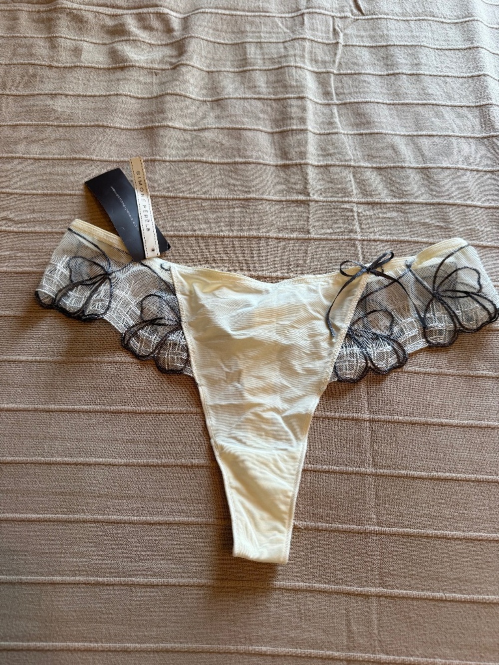 SIMONE PERELE CORALIA LACE THONG, US L, MADE IN FRANCE, NEW